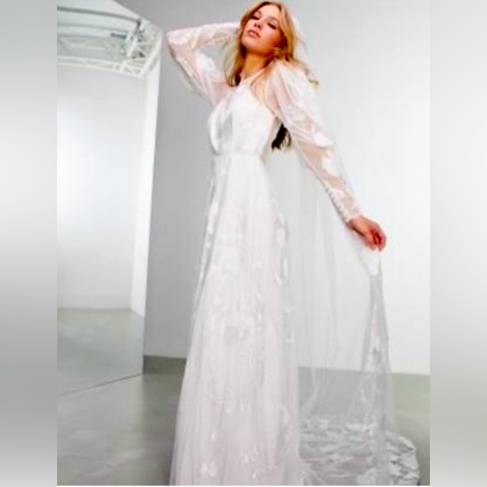 White lace tall wedding dress. Size 4-6